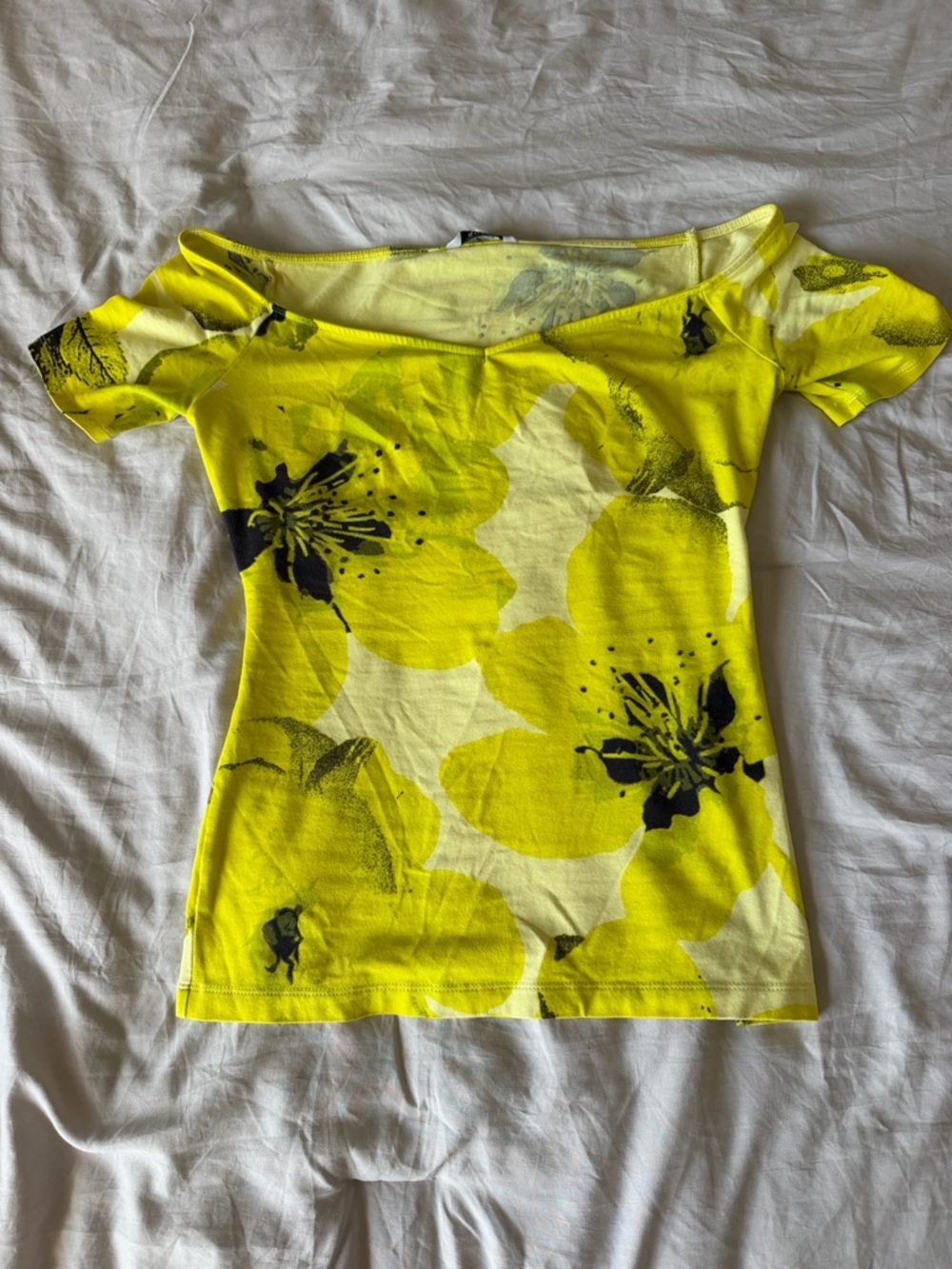 Guess Yellow and Black Floral Off-Shoulder Tee